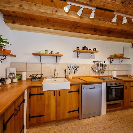 Beautiful Cottage With Heated Pool For 22 Ppl Plaški Exterior foto