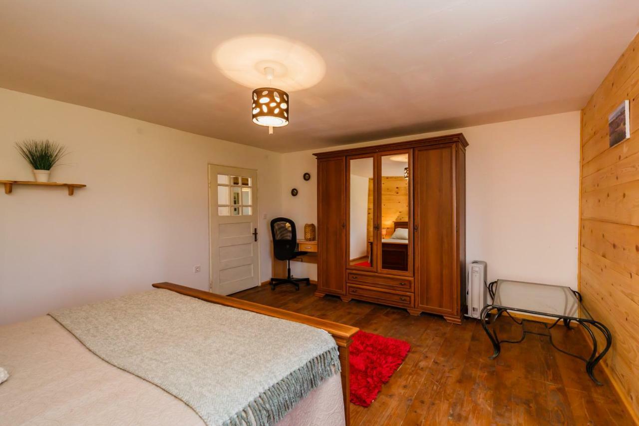 Beautiful Cottage With Heated Pool For 22 Ppl Plaški Exterior foto