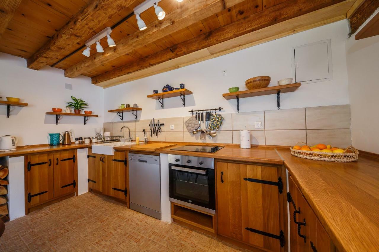 Beautiful Cottage With Heated Pool For 22 Ppl Plaški Exterior foto