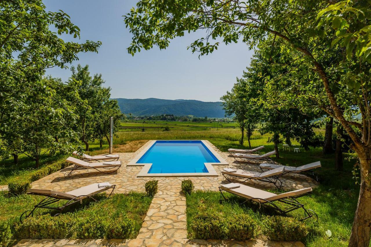 Beautiful Cottage With Heated Pool For 22 Ppl Plaški Exterior foto