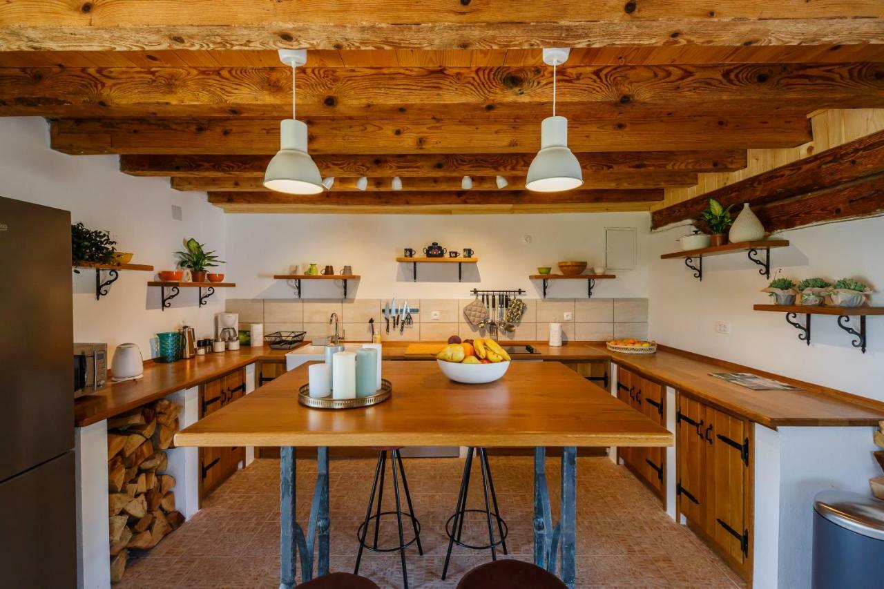 Beautiful Cottage With Heated Pool For 22 Ppl Plaški Exterior foto