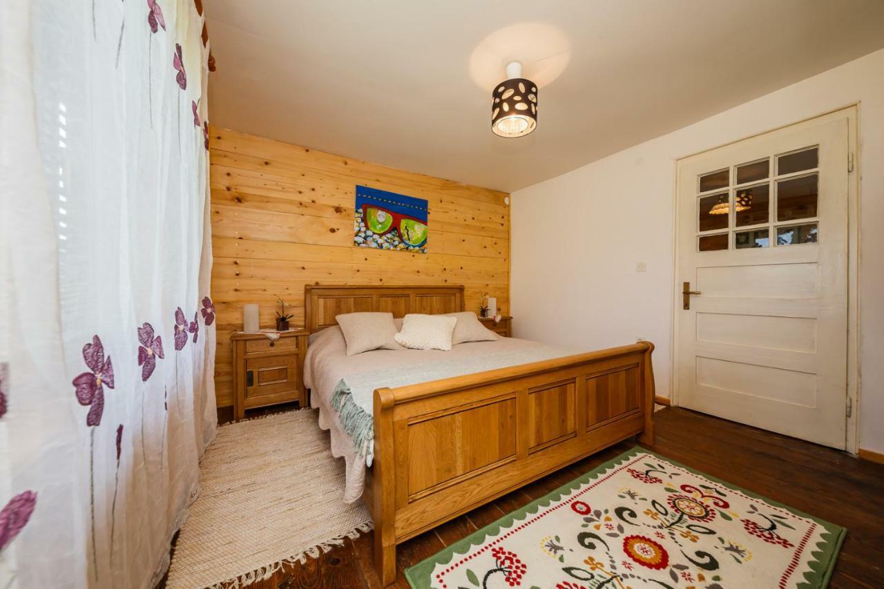 Beautiful Cottage With Heated Pool For 22 Ppl Plaški Exterior foto