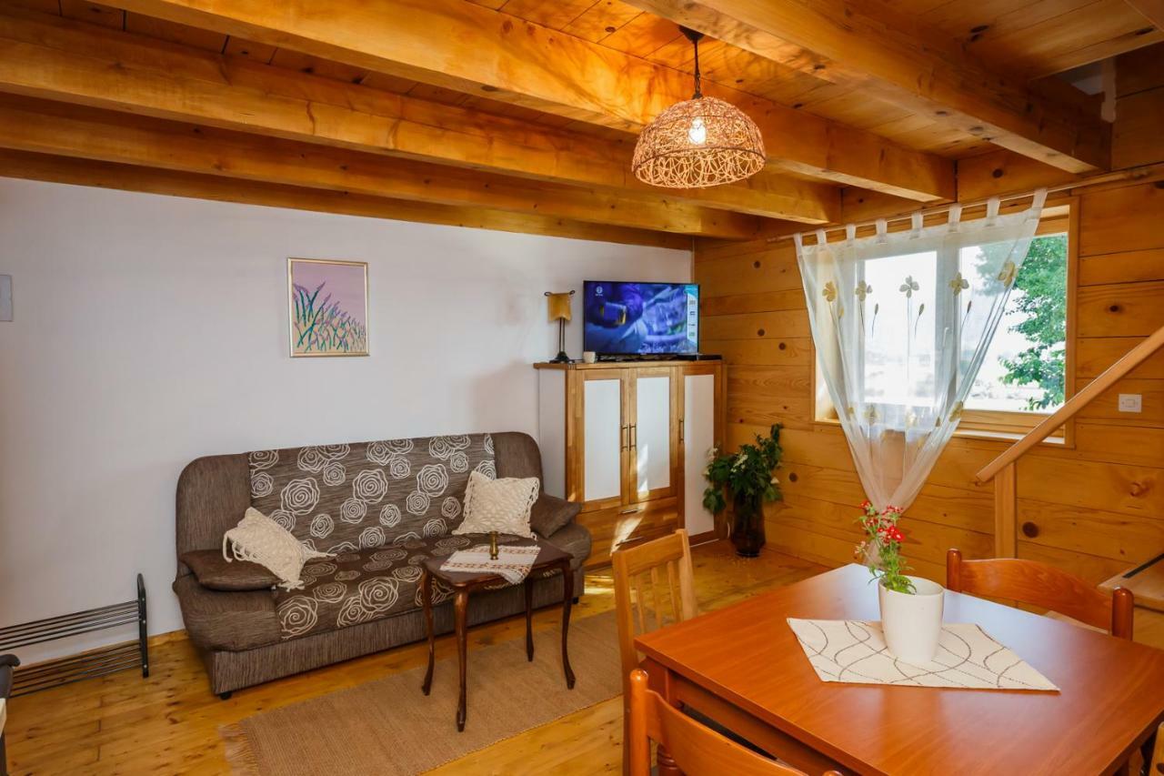 Beautiful Cottage With Heated Pool For 22 Ppl Plaški Exterior foto