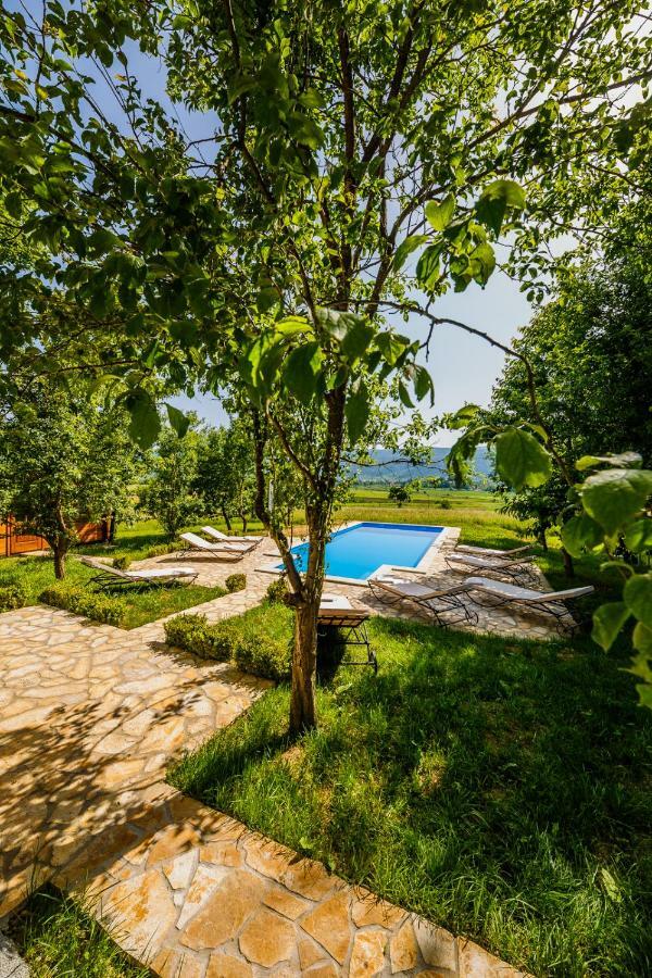 Beautiful Cottage With Heated Pool For 22 Ppl Plaški Exterior foto
