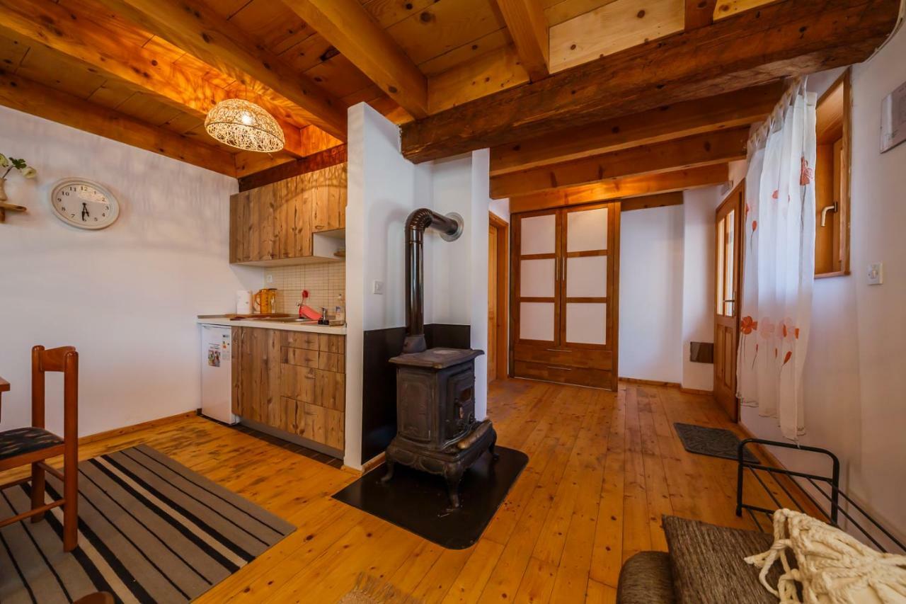 Beautiful Cottage With Heated Pool For 22 Ppl Plaški Exterior foto