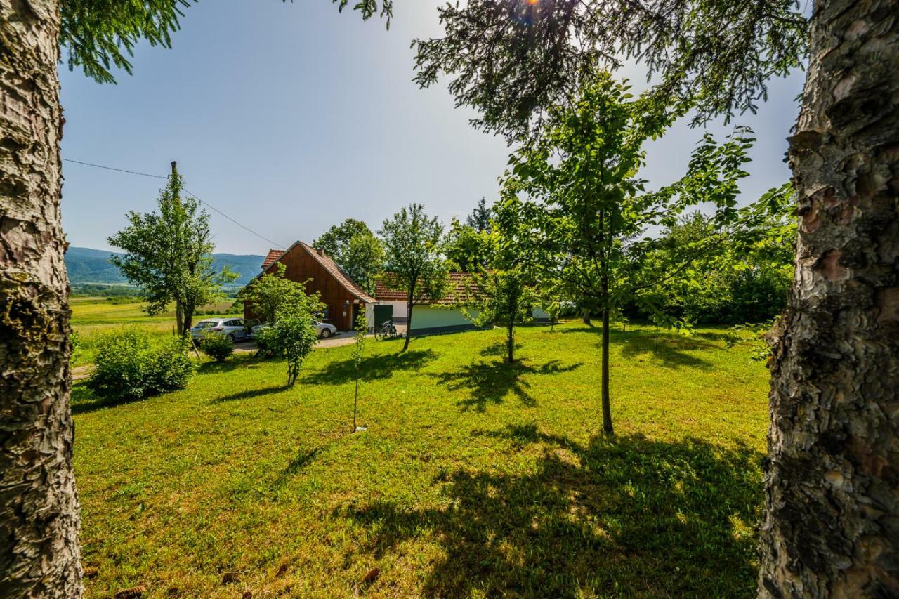 Beautiful Cottage With Heated Pool For 22 Ppl Plaški Exterior foto