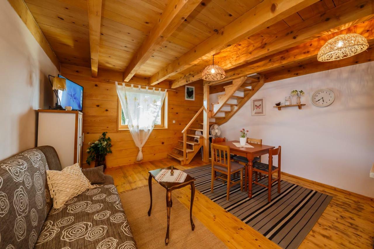 Beautiful Cottage With Heated Pool For 22 Ppl Plaški Exterior foto