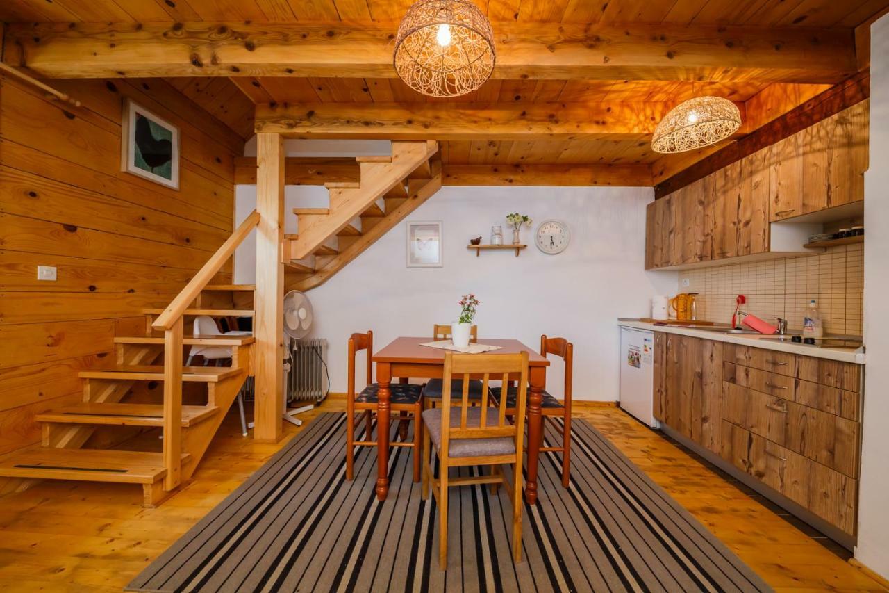 Beautiful Cottage With Heated Pool For 22 Ppl Plaški Exterior foto