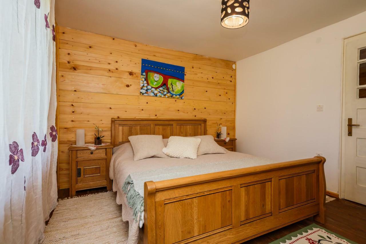 Beautiful Cottage With Heated Pool For 22 Ppl Plaški Exterior foto