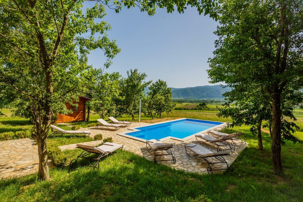 Beautiful Cottage With Heated Pool For 22 Ppl Plaški Exterior foto