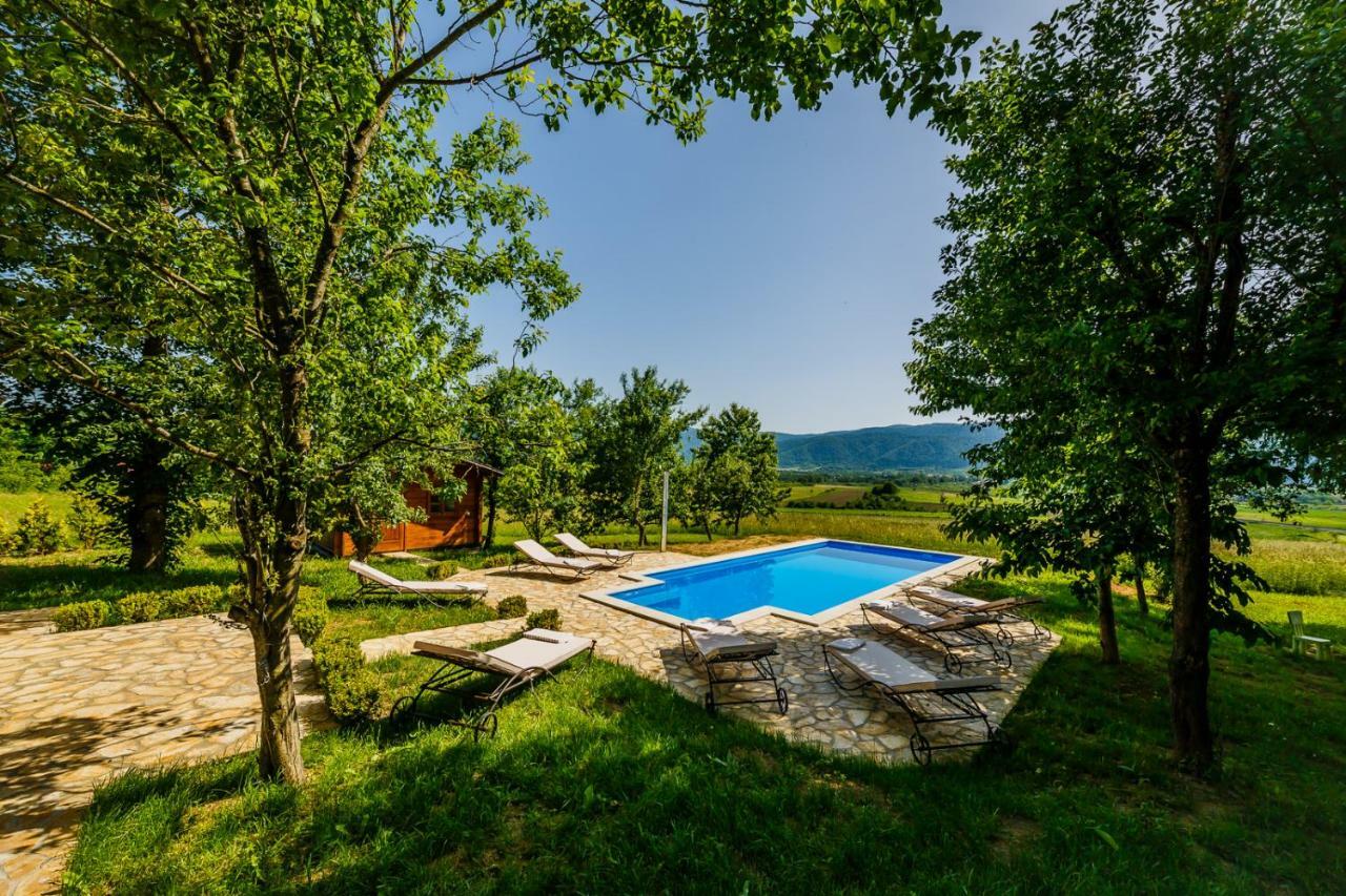 Beautiful Cottage With Heated Pool For 22 Ppl Plaški Exterior foto